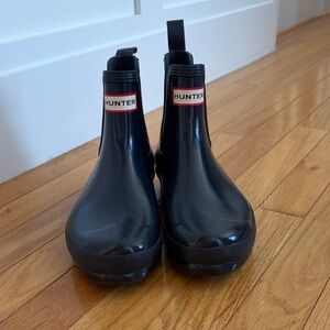 Hunter Glossy Navy Ankle Boots